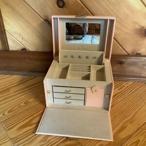 Teen girl jewelry box